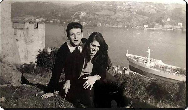 24. Zeki Müren ve Türkan Şoray Rumelihisarı'nda, İstanbul, 1960.
