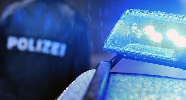 Federal Polis teşkilatı tarafından yapılan açıklamada, Wittenau tren istasyonunda bebek arabasıyla bekleyen ve Türkçe konuşan iki kadına alkollü bir erkeğin saldırdığı aktarıldı.