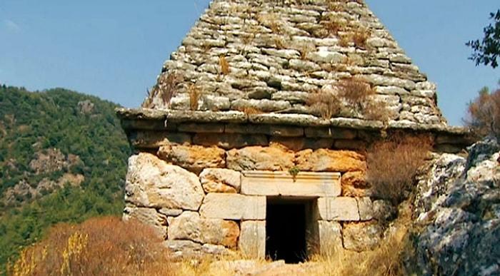 Yıllarca Türbe Diye Ziyaret Edildi: Marmaris'teki Anıt Mezarın Bir Gladyatöre Ait Olduğu Ortaya Çıktı