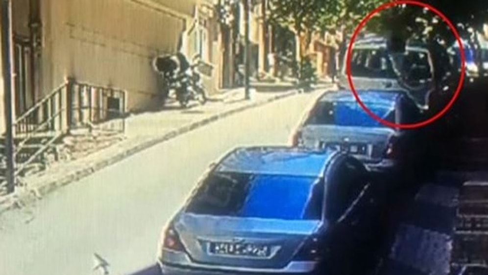 Apartmanın Dördüncü Katından Aracın Üzerine Düşen, Daha Sonra Kalkıp Pencereden İçeri Giren Uyurgezer Genç