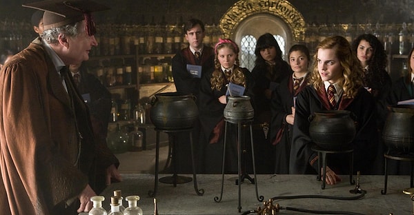 4. Какой предмет вы больше всего любили в школе?