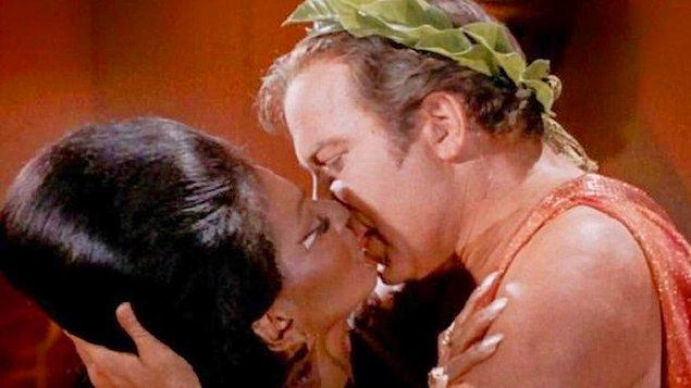 İlk ırklarası öpücük: Star Trek