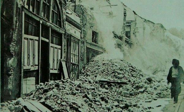 1894 İstanbul depremi:  Kapalıçarşı yıkıldı
