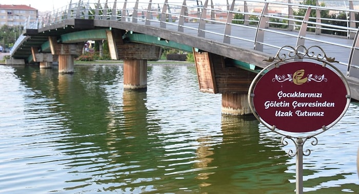 Eskişehir'de Bir Kadın 6 Yaşındaki Çocuğunu 'Cennete Gitsin' Diye Bağırarak Gölete Attı