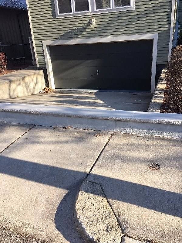 11. В этом гараже явно не прижилась бы машина с заниженным тазом!