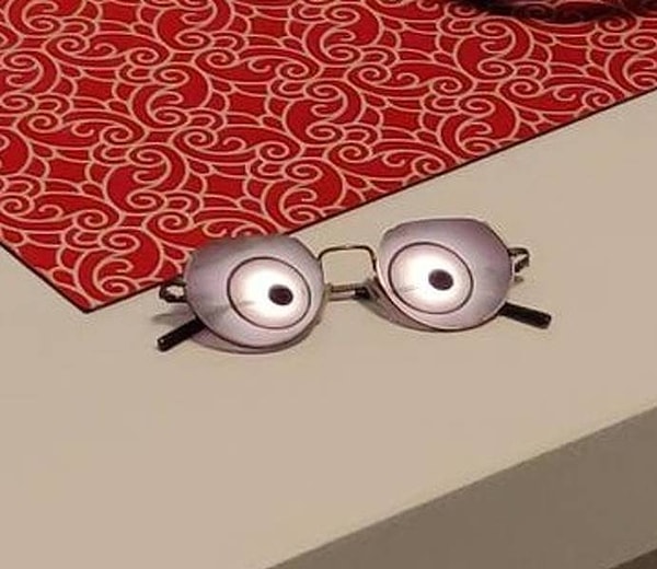 4. Ну очень чему-то удивленные очки
