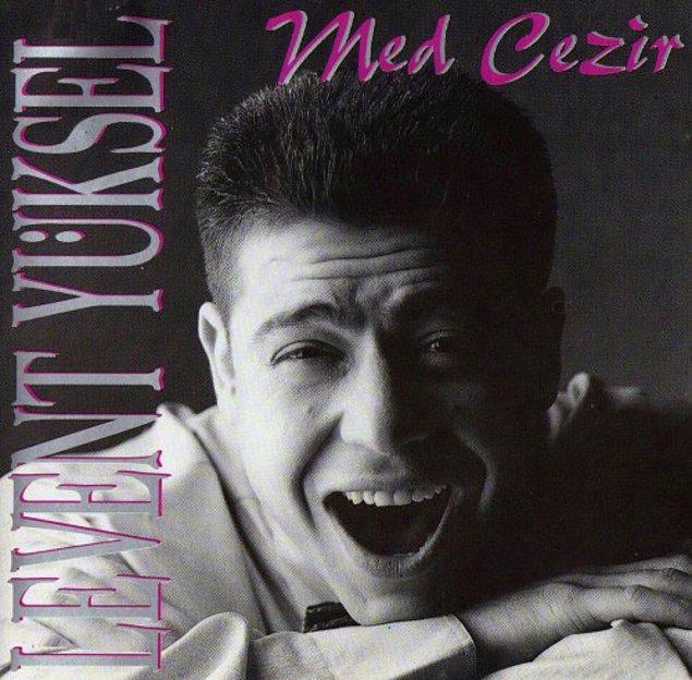 Türk Pop Müziği'nde gelmiş geçmiş en efsane albüm olarak kabul edilen Med Cezir, Uzay Heparı'nın artık müzikte neredeyse bir ilah olduğunu kanıtlıyordu. Üstünden yıllar geçmesine rağmen hala daha müzikal alt yapısı tartışmaya kapalı bir albüm düzenledi Uzay.