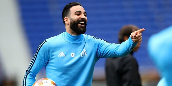 Fenerbahçe Dünya Şampiyonu Stoperin Peşinde: Adil Rami ile Görüşmeler Başladı