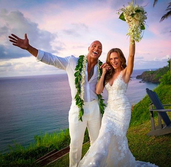 Çiftimiz bir süredir erteledikleri düğünlerini 18 Ağustos'ta Hawaii'de yaptılar.