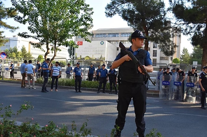 Üç Belediye Başkanının Görevden Alınması Türkiye'nin Gündeminde: Peki Kim Ne Dedi?