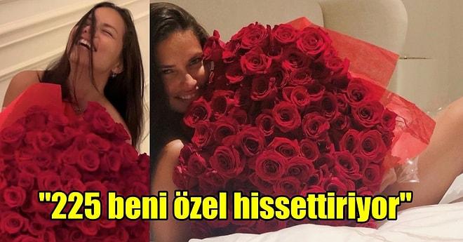 Adriana Lima'nın Sevgilisi Emir Uyar'ın Gönderdiği Güllerle Verdiği Çıplak Pozlar Sosyal Medyayı Salladı!