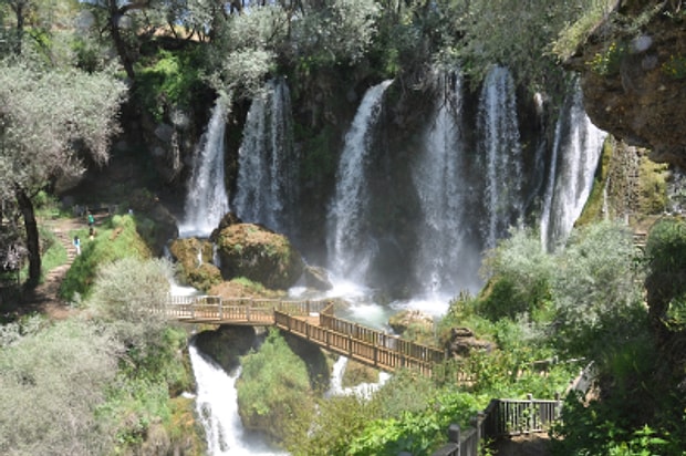 Sızır Şelalesi