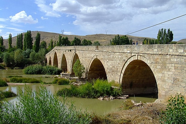 Eğri Köprü