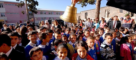 Milli Eğitim Bakanı Selçuk, Bu Yıl İlk Kez Uygulanacak Ara Tatil Tarihlerini Açıkladı: 18-22 Kasım ile 6-10 Nisan