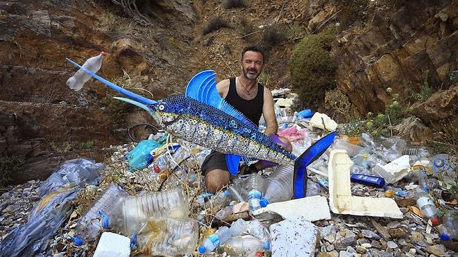 Sahile Bırakılan Çöpleri Topluyor ve Sanat Eserine Dönüştürüyor: 'Tek Kullanımlık Plastikler Yasaklanmalı'
