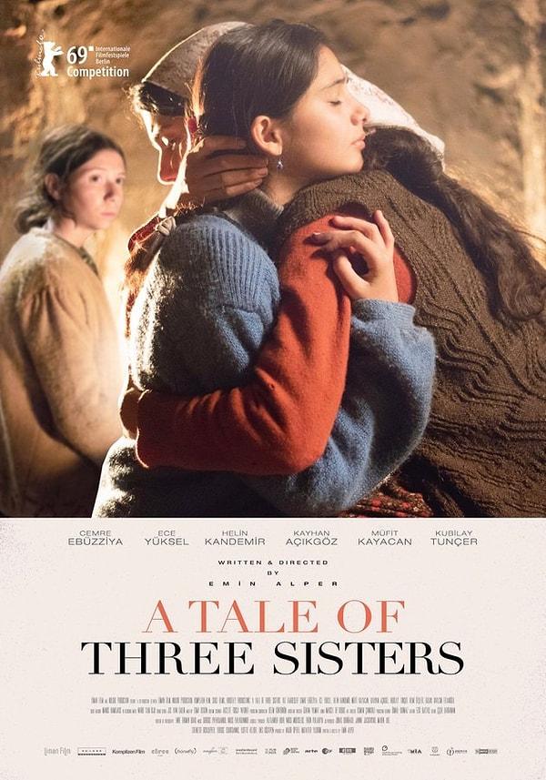 Uluslararası Yarışma seçkisinde yarışan 9 film arasından iki ödüle layık görülen film, üç kız kardeşin yıllar sonra köylerine geri dönmesini ve birbirleriyle yüzleşmelerini konu alıyor.