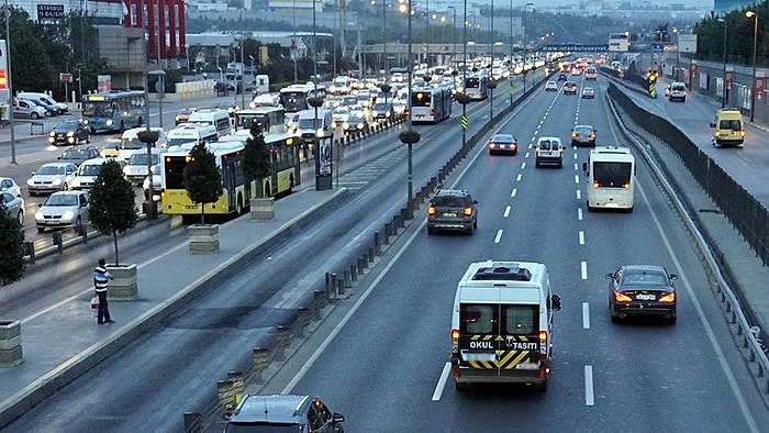 TÜDER Uyardı: Okul Servis Ücretinde Yüksek Fiyat Kurnazlığına Dikkat