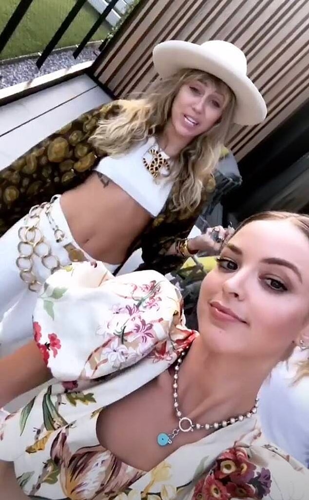 Miley attığı tweetlerle ayrılıklarına kesinlikle bir ihanetin sebep olmadığını belirtmişti.
