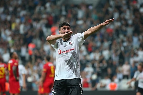 Beşiktaş, 45+2. dakikada Caner Erkin asistinde Güven Yalçın'ın golüyle Göztepe karşısında ilk yarıyı 1-0 önde tamamladı.