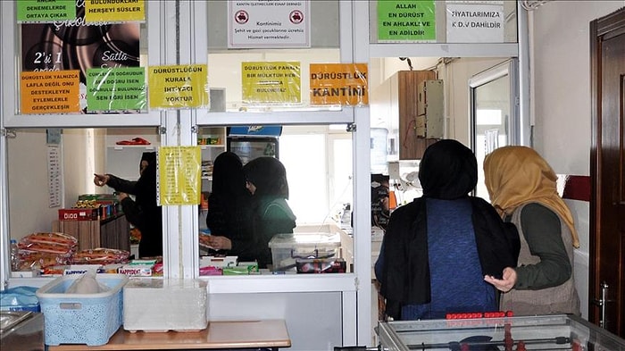 Kantinlerde 'Okul Gıdası' Sistemi Başlıyor: Kola, Cips ve Çikolata Yerine Meyve, Sebze ve Yoğurt Satılacak