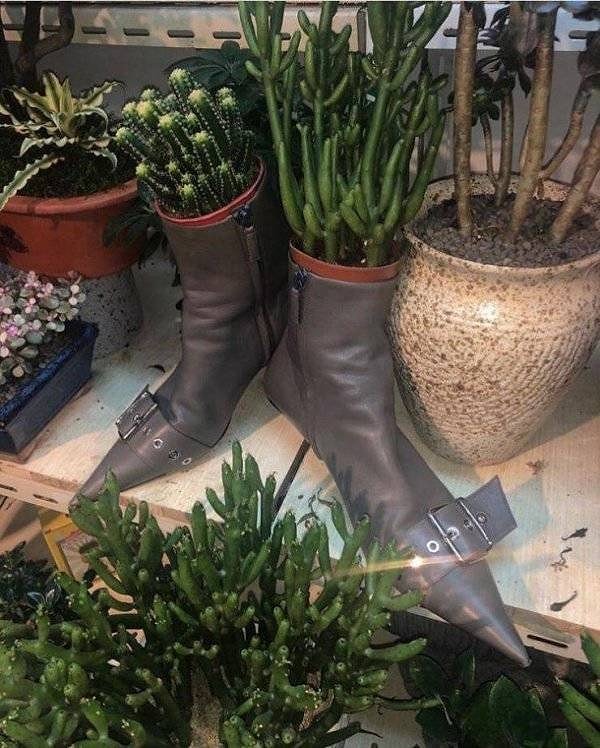 16. Окей гугл, что сделать со старыми сапогами?