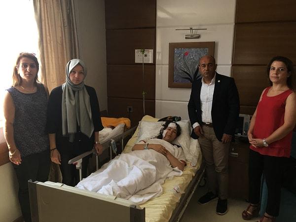 Gaziantep Baro Başkanı Bektaş Şarklı, avukatlar Günay Kaplan ve Derya Çiçek ile Güldane Yırtıcı'yı hastanede ziyaret etti.