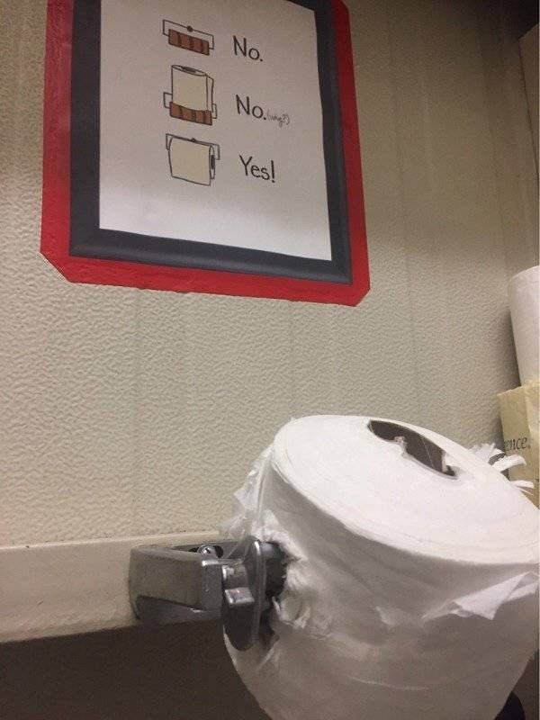 17. «Вошел в туалет и увидел это»