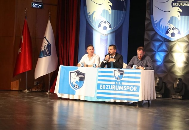SMS kampanyasının yanı sıra programda forma satışı yapıldı.