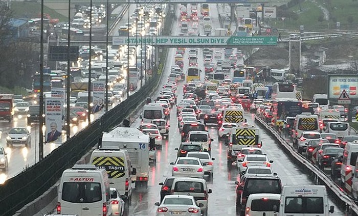 İstanbul'da Ulaşım Araçlarına Zam: Taksi, Dolmuş ve Okul Servislerinde Artış Ne Kadar Oldu?