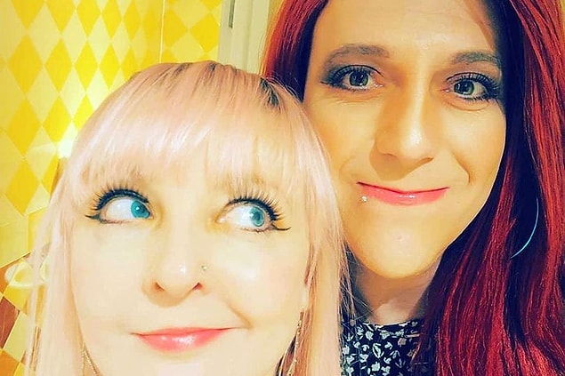 Çocuklarına babalarının artık "Zoey anne" olduğunu ve bundan sonra tıpkı anneleri gibi giyineceğini söylediler.