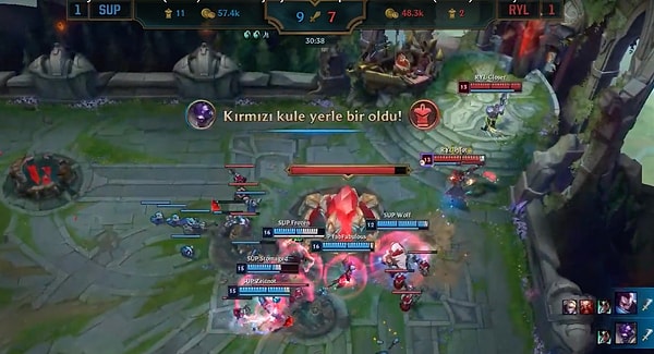 Üçüncü maçta Royal Youth üst koridorda Mordekaiser, alt koridorda Yuumi ve Lucian denedi fakat Bahçeşehir SuperMassive onlara pek aralık bırakmadı.