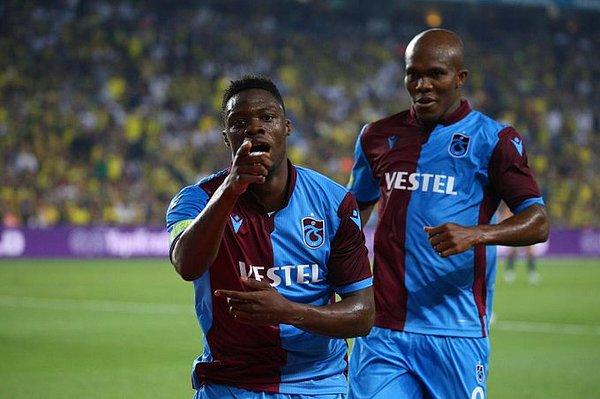 Trabzonspor'un bu gole cevabı çok gecikmedi. 27.dakikada Ekuban skora dengeyi getirdi ve devre bu şekilde sonuçlandı.