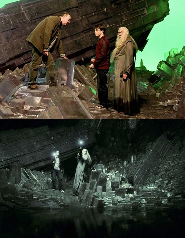 4. Yönetmen David Yates, Daniel Radcliffe ve Michael Gambon Melez Prens'teki efsanevi mağara sahnesinde bir aradayken. 🎬