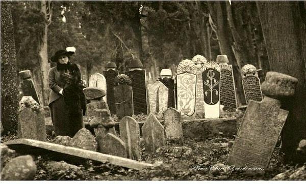 9. Üsküdar Mezarlığı, İstanbul, 1919.