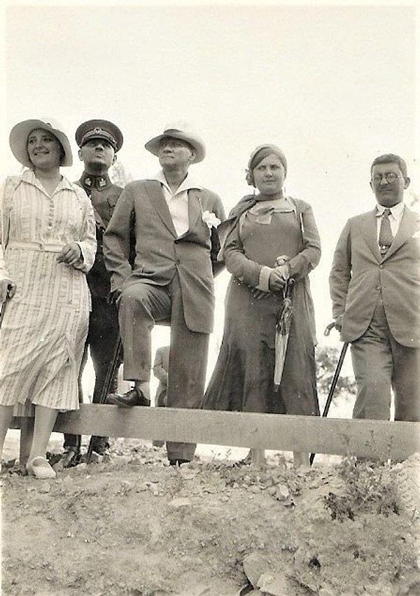 19. Mustafa Kemal Atatürk Millet Çiftliği'nde, Yalova, 1930.