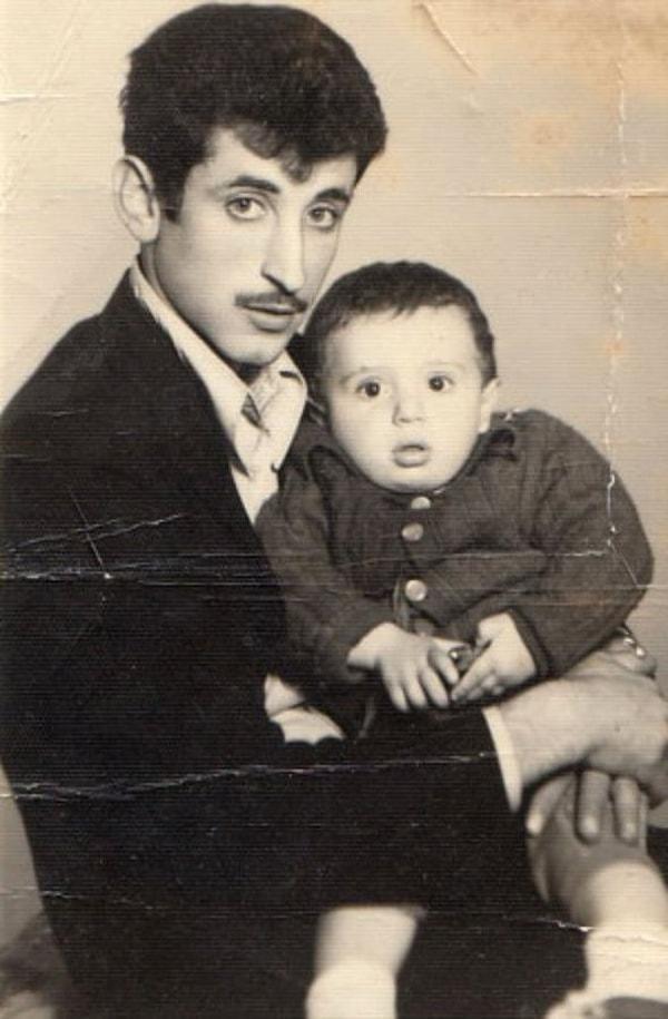 22. İstanbul Büyükşehir Belediye Başkanı Ekrem İmamoğlu babası ile birlikte, Trabzon, 1973.