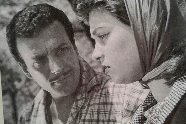 7. Hicran Yarası (1959): Bir röportajında en sevdiğim filmim diye bahsetmiş. Öyle ki Sevmek Zamanı'ndan bile daha çok seviyormuş bu filmini Metin Erksan.