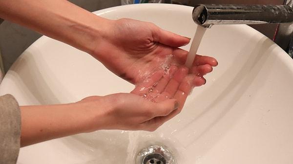 1. Elleri yeteri kadar yıkamamak.