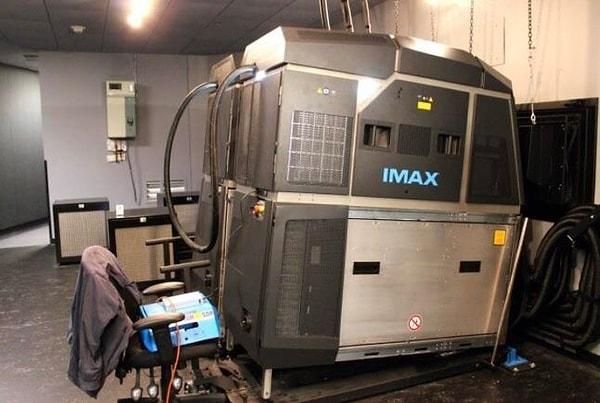 6. Bir IMAX Projektörü. 🤨