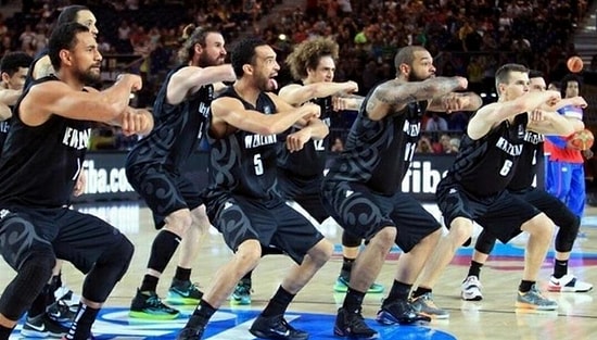 12 Dev Adam'la Karşılaşan Yeni Zelanda Takımından Haka Dansı!