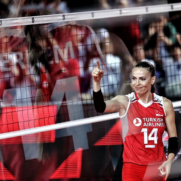 Milli Voleybolcumuz Eda Erdem Madalyasini Turk Kadinina Armagan Ederek Bizi Bir Kez Daha Gururlandirdi Onedio Com