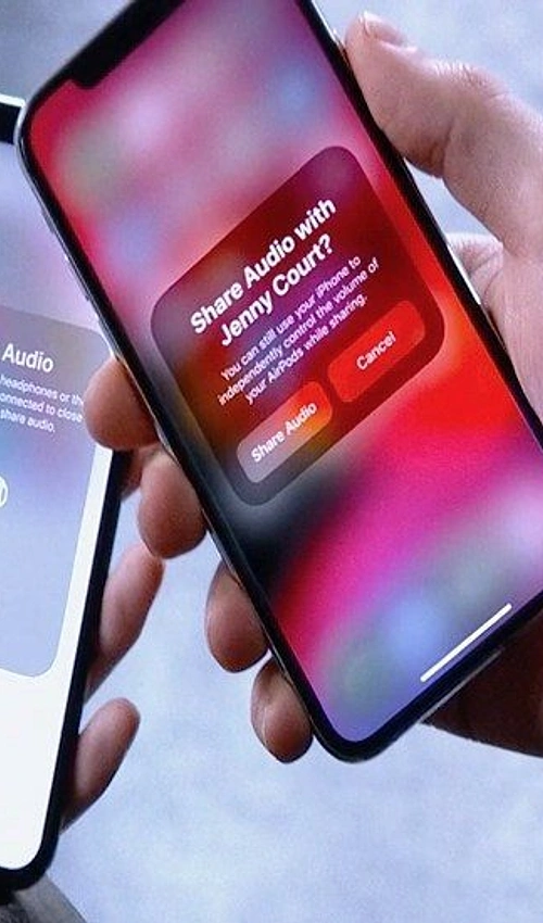 Artık iki çift Airpods, tek bir telefona aynı anda bağlanabilecek. Böylece istediğiniz kişiyle aynı anda istediğiniz şarkıyı dinleyebileceksiniz.