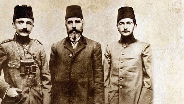 1918 - Nuri Paşa ve Mürsel Bakü komutasındaki Osmanlı, Azeri, ve Dağıstan birliklerinden oluşan Kafkas İslam Ordusu, Bakü Muharebesi sonucunda Bakü'yü Rus ve Ermeni işgalinden kurtararak şehirde Osmanlı bayrağını dalgalandırdı.