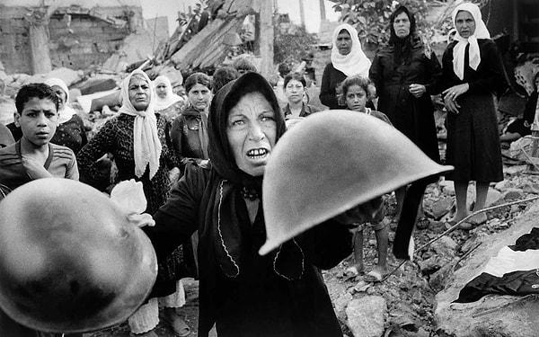 1982 - İsrail, Beyrut'u işgal etti.