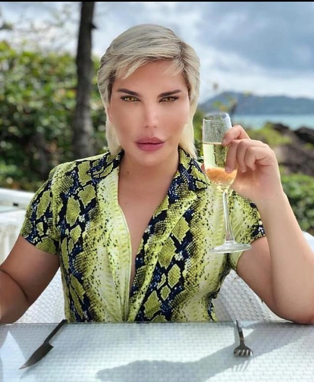 Crush'ım aynı ortama gelmiştir 😂