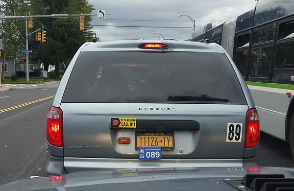 10. Такси, в котором есть беззвучная сигнальная лампа, которая сообщает о возможное проблеме.