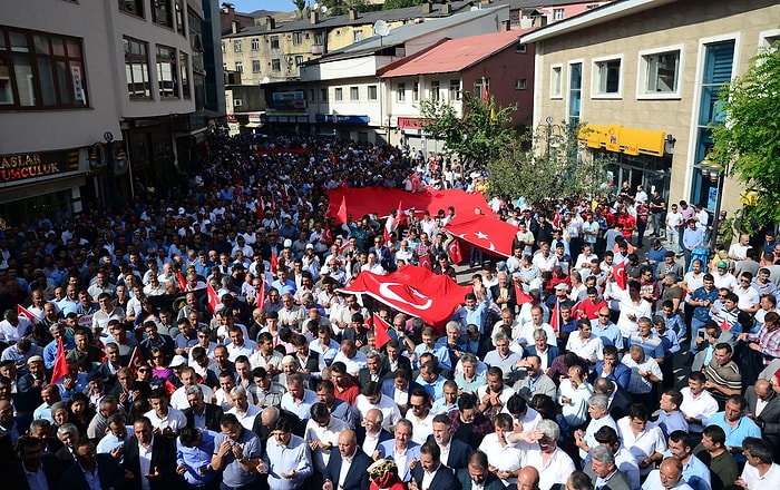 Binlerce İnsan Meydanlarda Buluştu: 'Teröre Lanet, Kardeşliğe Davet'