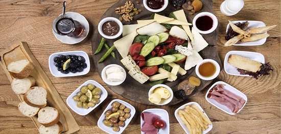 İsrafı Artırıyor mu? TİSVA, Serpme Kahvaltı Nedeniyle Yıllık 100 Milyar TL'nin Çöpe Gittiğini Açıkladı