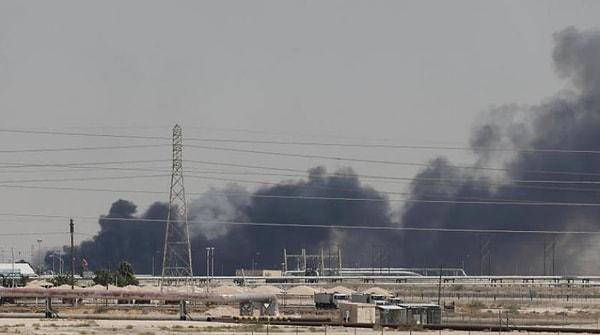 Suudi Arabistan'ın milli petrol şirketi Saudi Aramco'ya ait 2 fabrikaya dün SİHA saldırı düzenlenmesi sonucu yangın çıkmıştı.