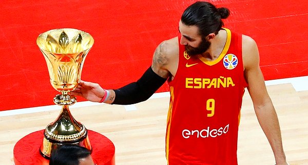 Turnuvayı, 16,4 sayı, 6 asist ve 4,6 ribaunt ortalamalarıyla tamamlayan şampiyon İspanya'nın gardı Ricky Rubio, MVP ödülüne layık görüldü.